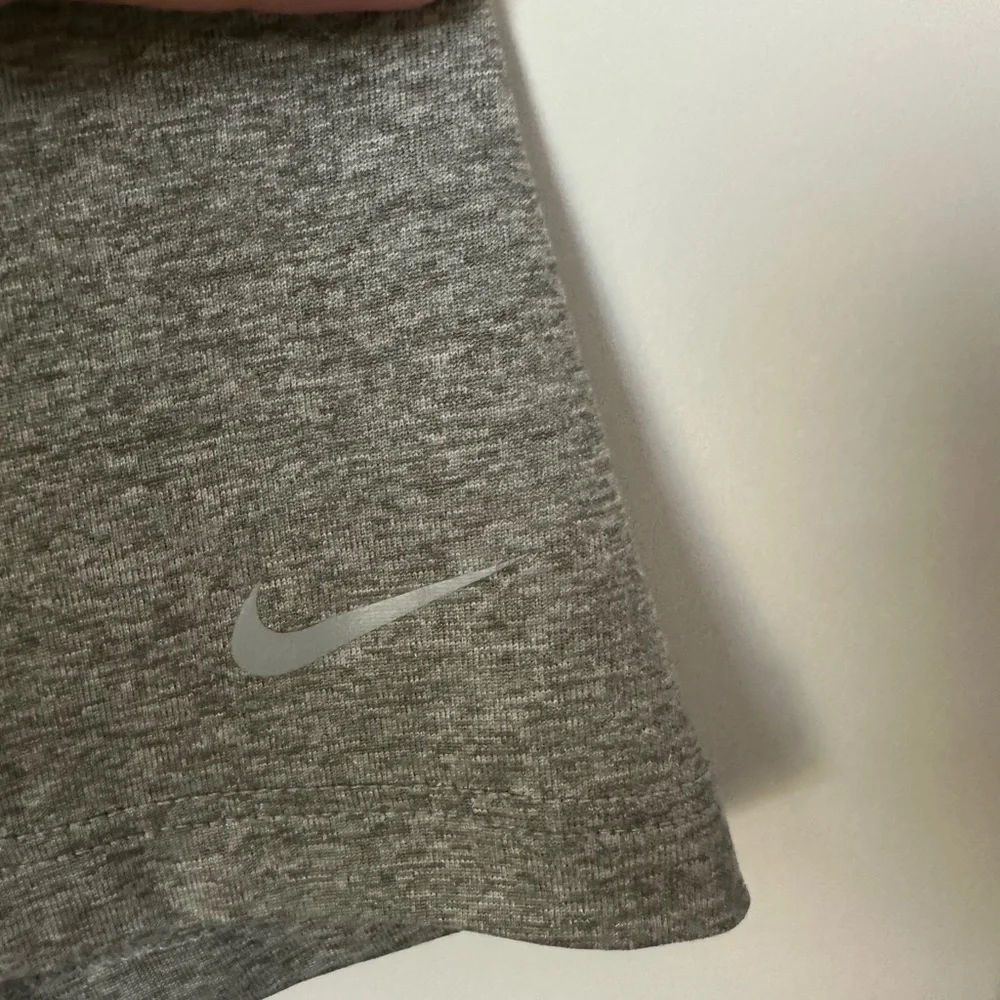 Nike Dri-FIT Gray Racerback Athletic Tank Top Size‎ Small